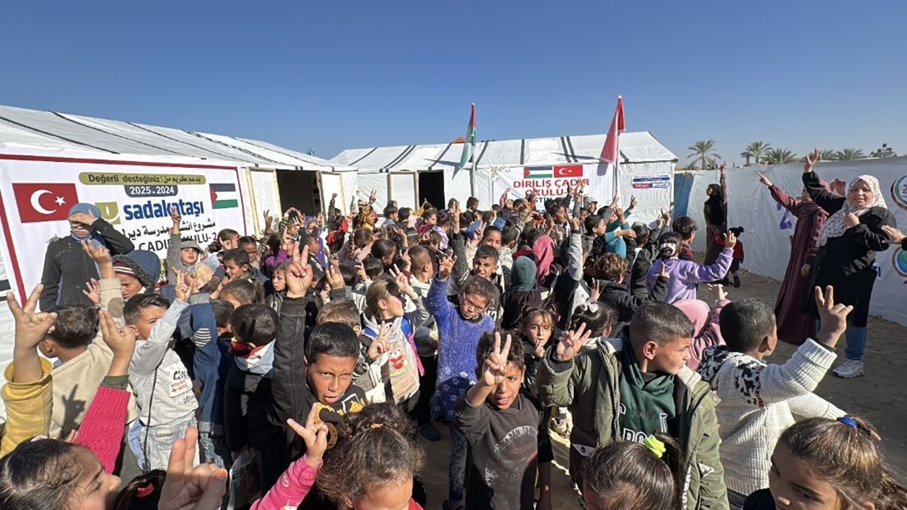 Sadakataşı Gazze’de 2. çadır okulunun açılışını gerçekleştirdi