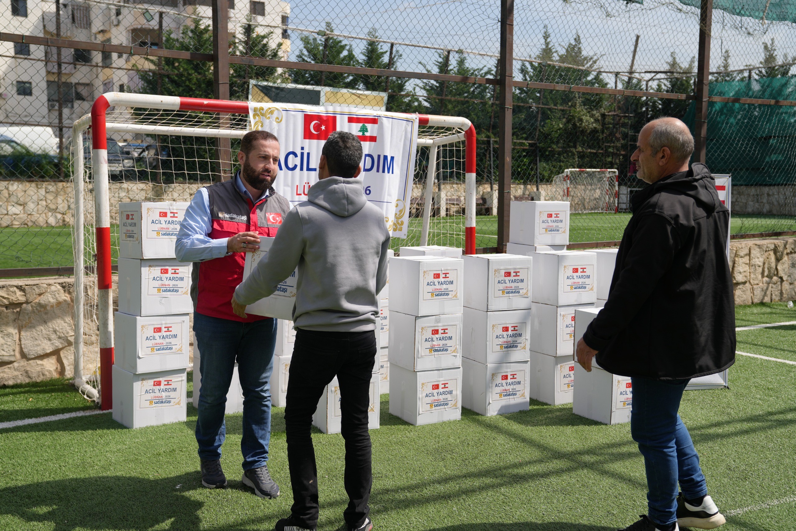 Sadakataşı Lübnan’a acil yardım ulaştırdı
