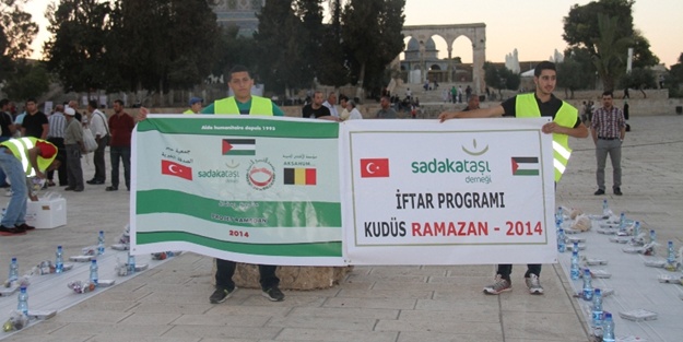 Sadakataşı Ramazana Burkina Faso ve Suriye'den start verdi.