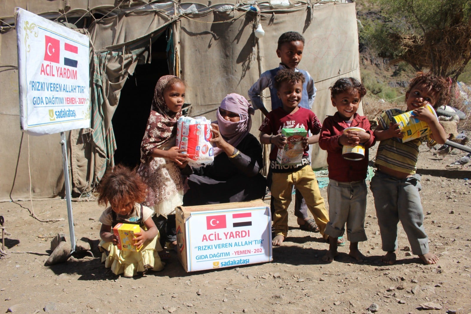 Sadakataşı Yemen’e acil yardım ulaştırıyor