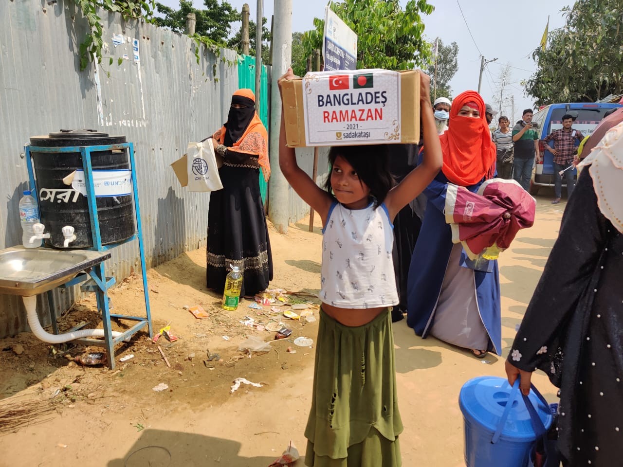 Sadakataşı’ndan Arakanlı Mültecilere Ramazan yardımı