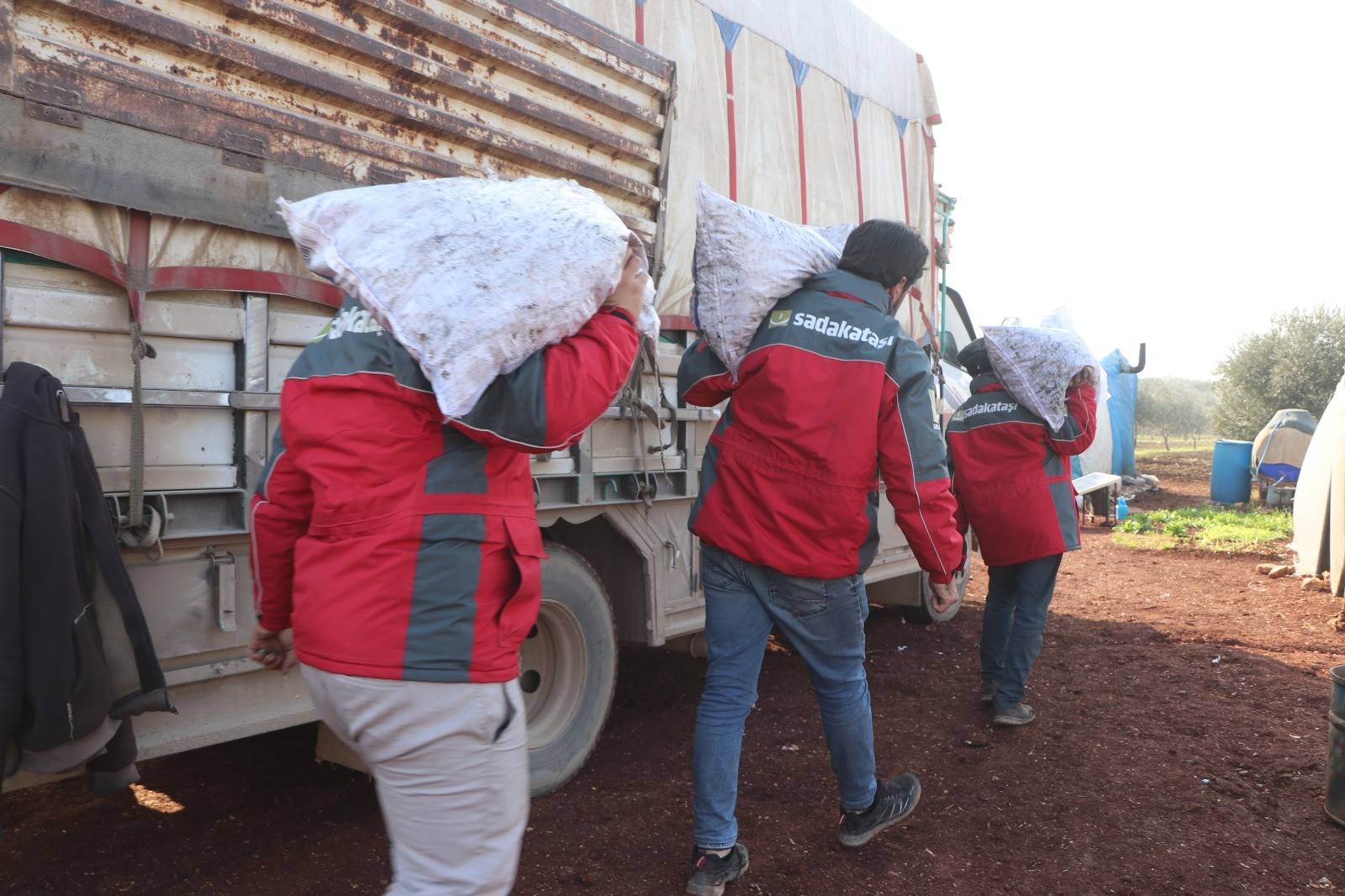Sadakataşı’ndan İdlib’e kış yardımı