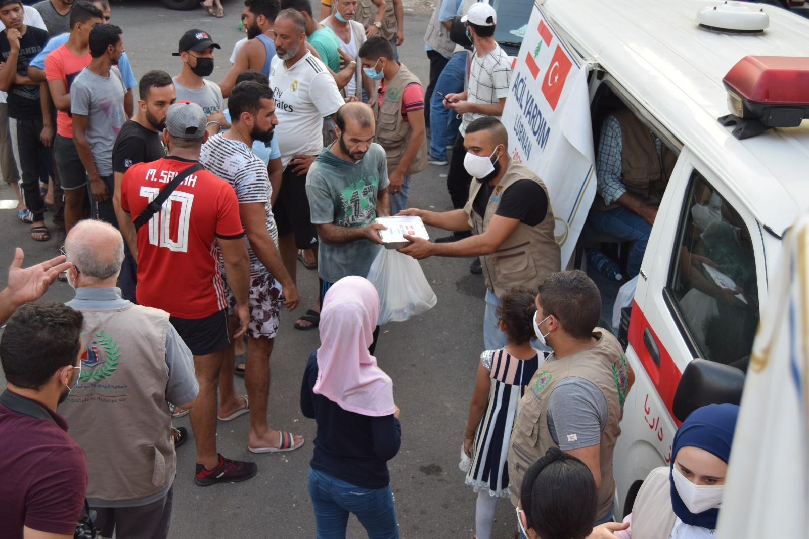Sadakataşı’ndan Lübnan’da 50 bin kişiye acil yardım