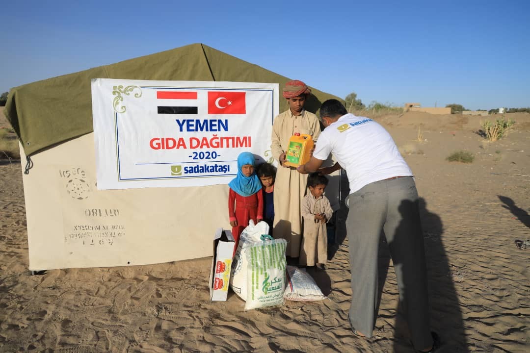 Sadakataşı’ndan Yemen’e gıda yardımı