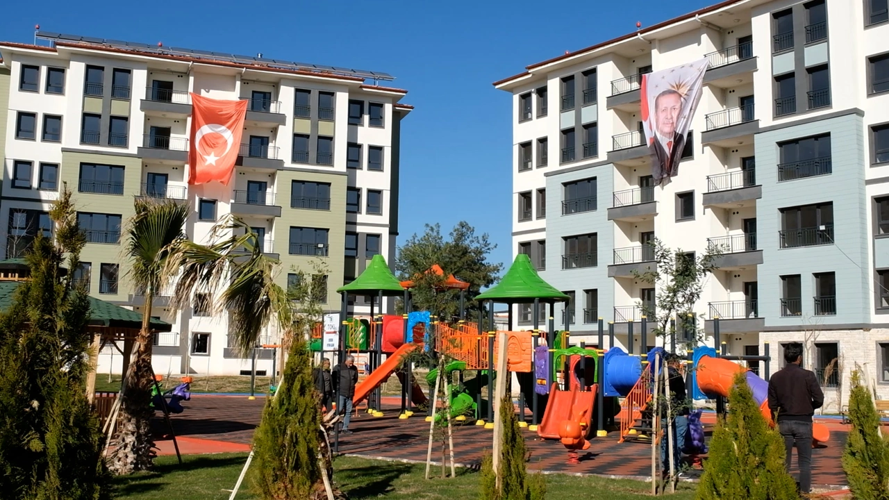 Sadece iki ayda teslim edilen ev sayısı inanılmaz: TOKİ rant değil hizmet peşinde!