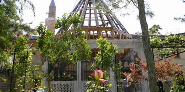 Sadreddin Konevi hangi dönemde yaşadı?