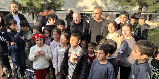 Sezer ile Mardini depremzedelerle bir araya geldi