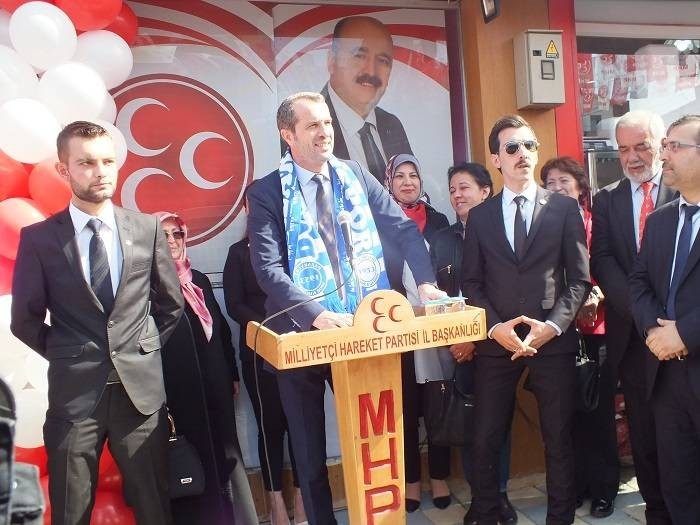 Saffet Sancaklı Pazaryeri’nde partililerle bir araya geldi