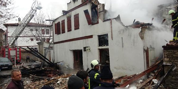 Safranbolu'da 170 yıllık konak küle döndü