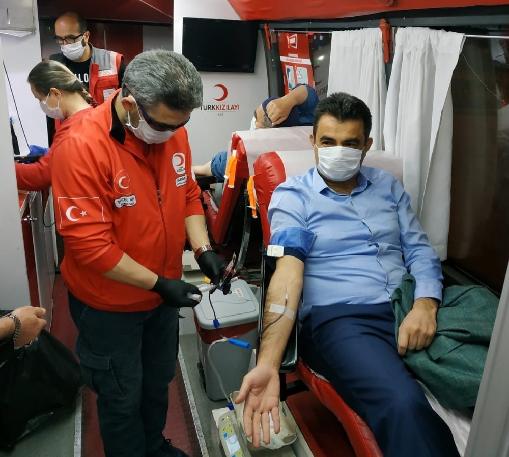 Safranbolu’da öğretmenlerden kan bağışı 