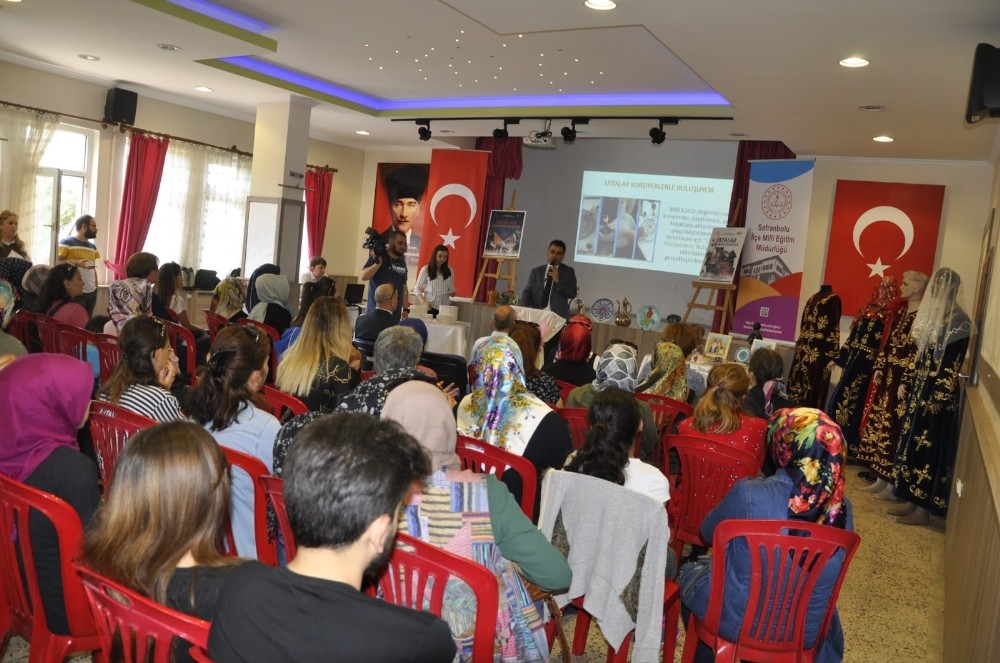 Safranbolu’da ustalar kursiyerlerle buluştu 