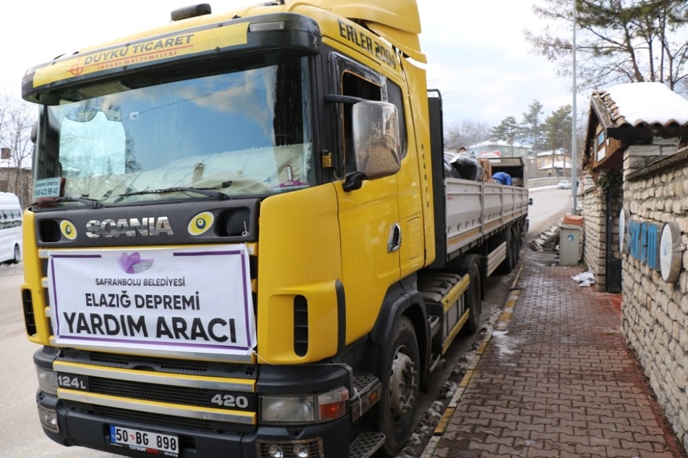 Safranbolu’dan Elazığ’a yardım tırı gönderildi 