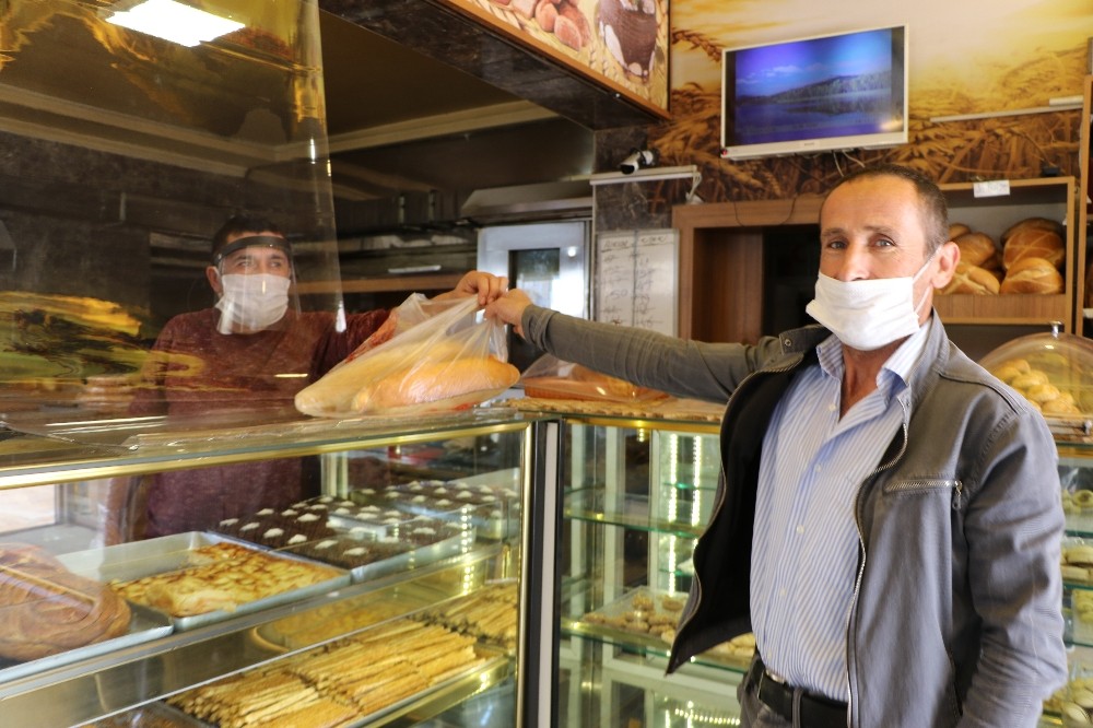 Safranbolulu fırıncıdan işini kaybedenlere ücretsiz ekmek 