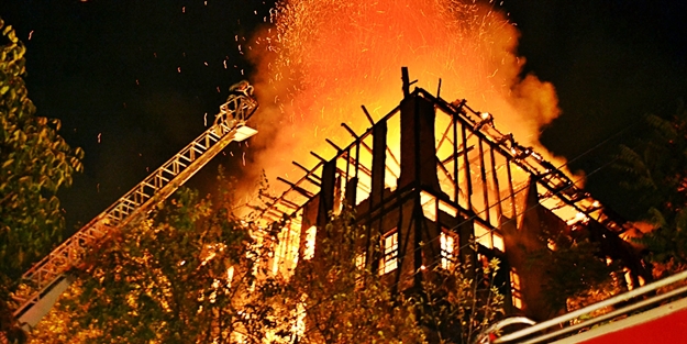 Safronbolu'da tarihi konak cayır cayır yandı!