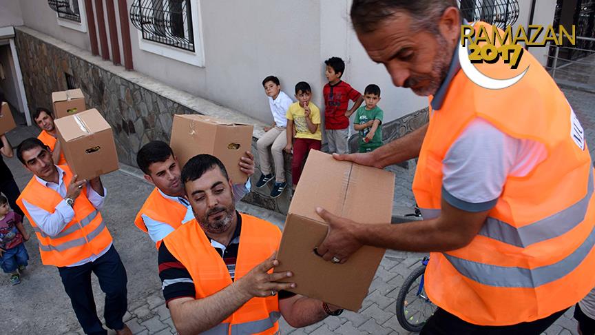 Sağ elin verdiğini sol el görmüyor!