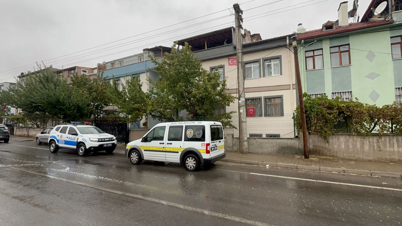 Sağanak facia getirdi! Çatıyı kontrol etmek isterken düşüp yaralandı