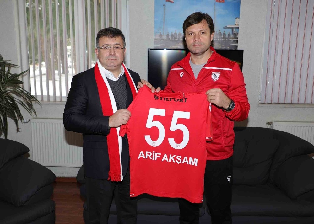 Sağlam’dan Akşam’a Samsunspor forması 