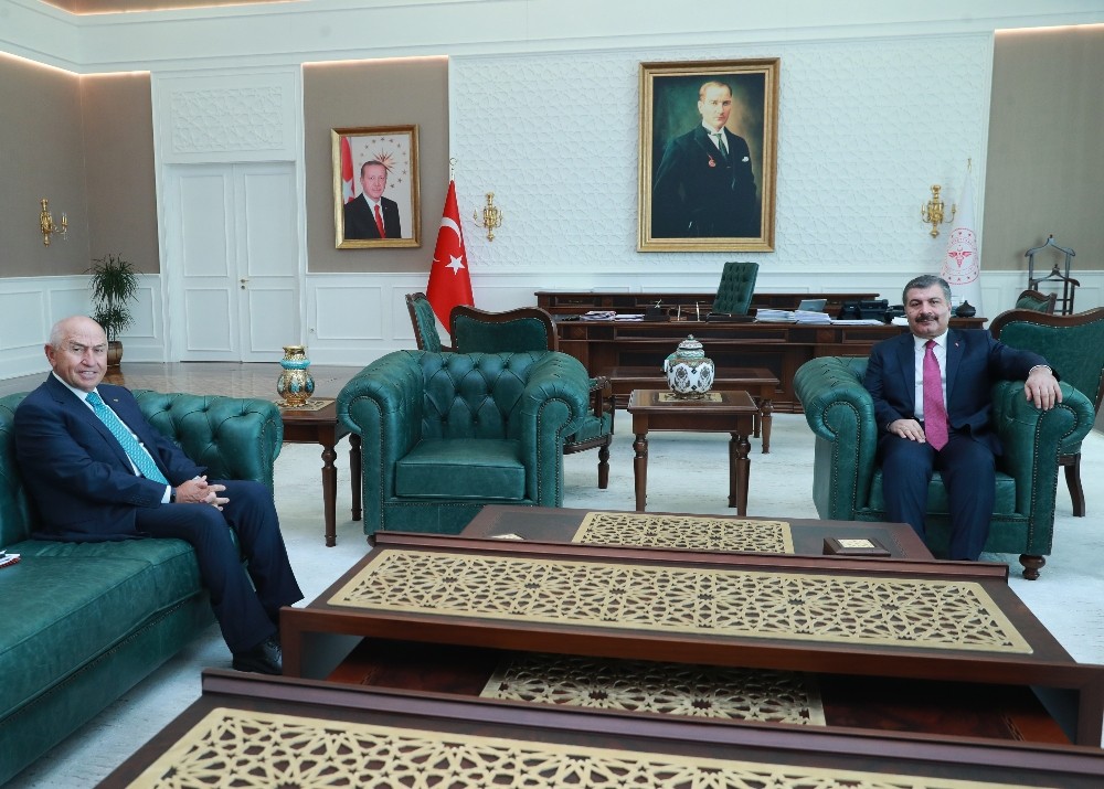 Sağlık Bakanı Koca, TFF Başkanı Özdemir ile görüştü 