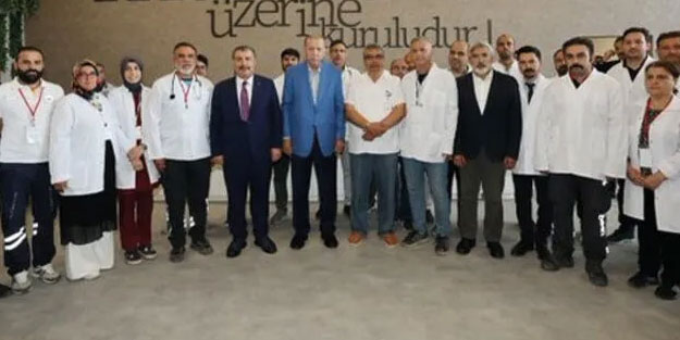 Sağlık Bakanı Koca: İnsanlık ve merhamette öndeyiz