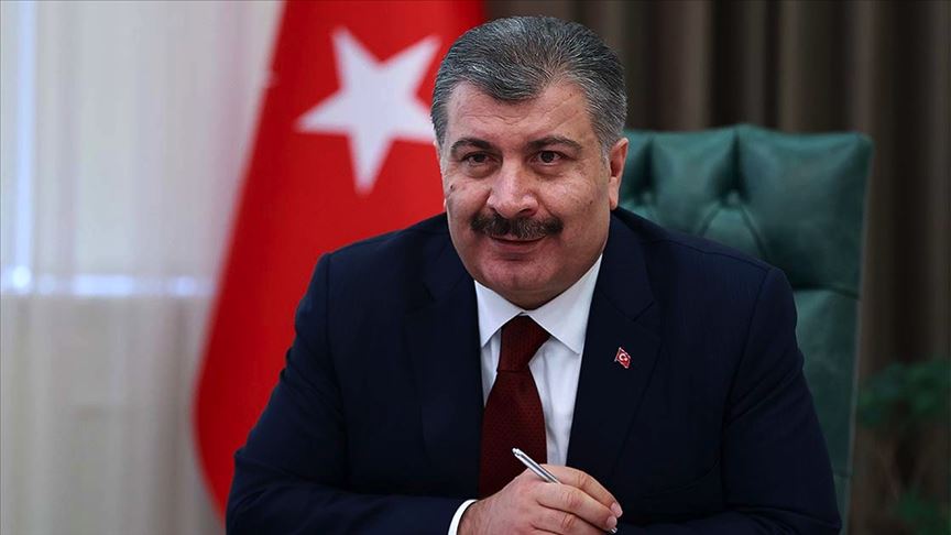 Sağlık Bakanı Koca'dan Kadıköy Moda sahilinde eğlenenlere sosyal mesafe uyarısı