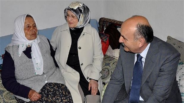 Sağlık Bakanı Müezzinoğlu, Şerife Nine'nin ismini hastaneye verdi