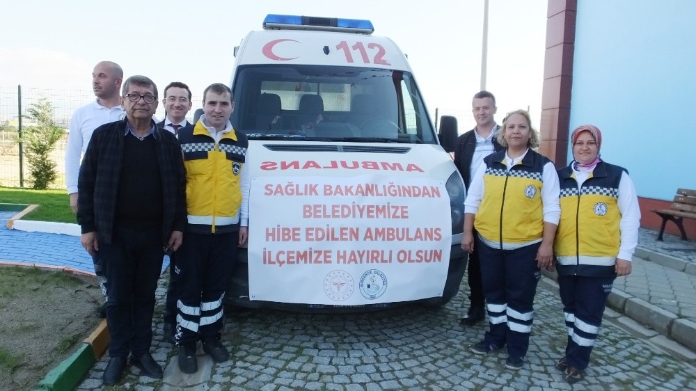 Sağlık Bakanlığı Burhaniye Belediyesine ambulans gönderdi 