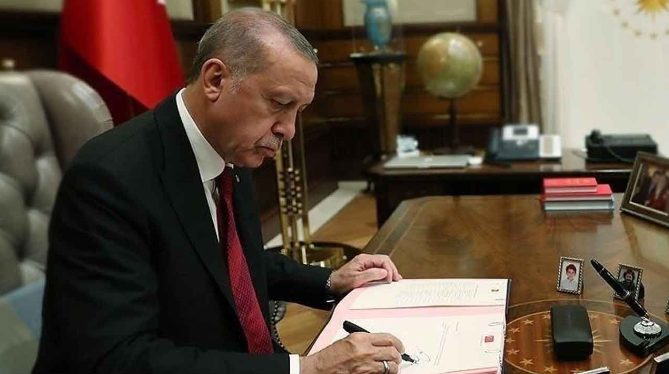 Sağlık Bakanlığında ikinci revizyon! Bakan Yardımcısı ve üst düzey yöneticiler görevden alındı