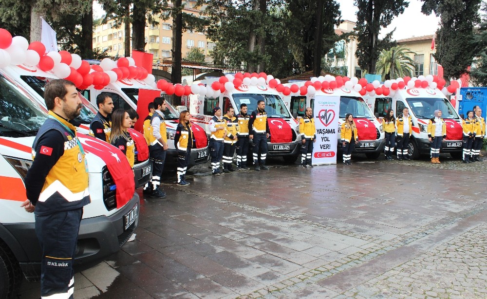 Sağlık Bakanlığı’ndan Hatay’a 6 ambulans 
