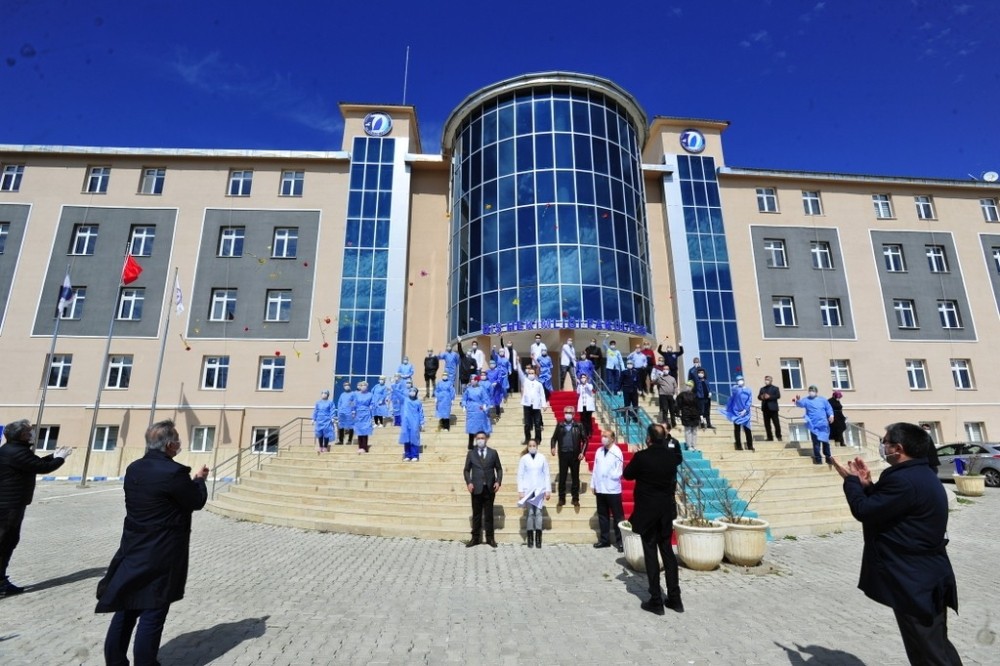 Sağlık çalışanları için duygulandıran etkinlik 