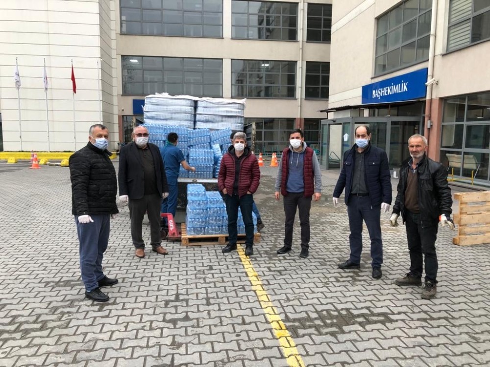 Sağlık çalışanlarına 17 bin 461 adet içme suyu teslim edildi 