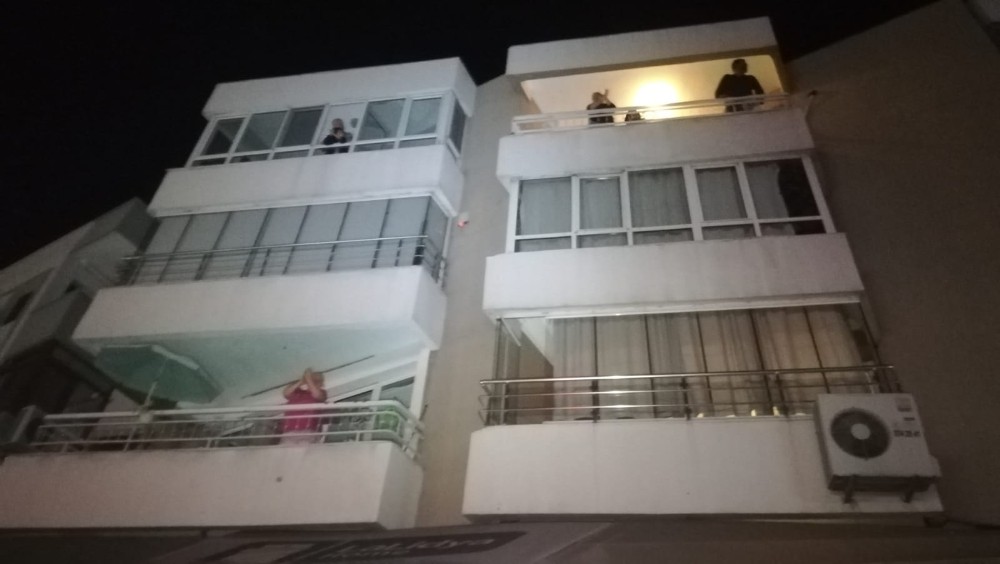 Sağlık çalışanlarına alkışlı destek devam ediyor 