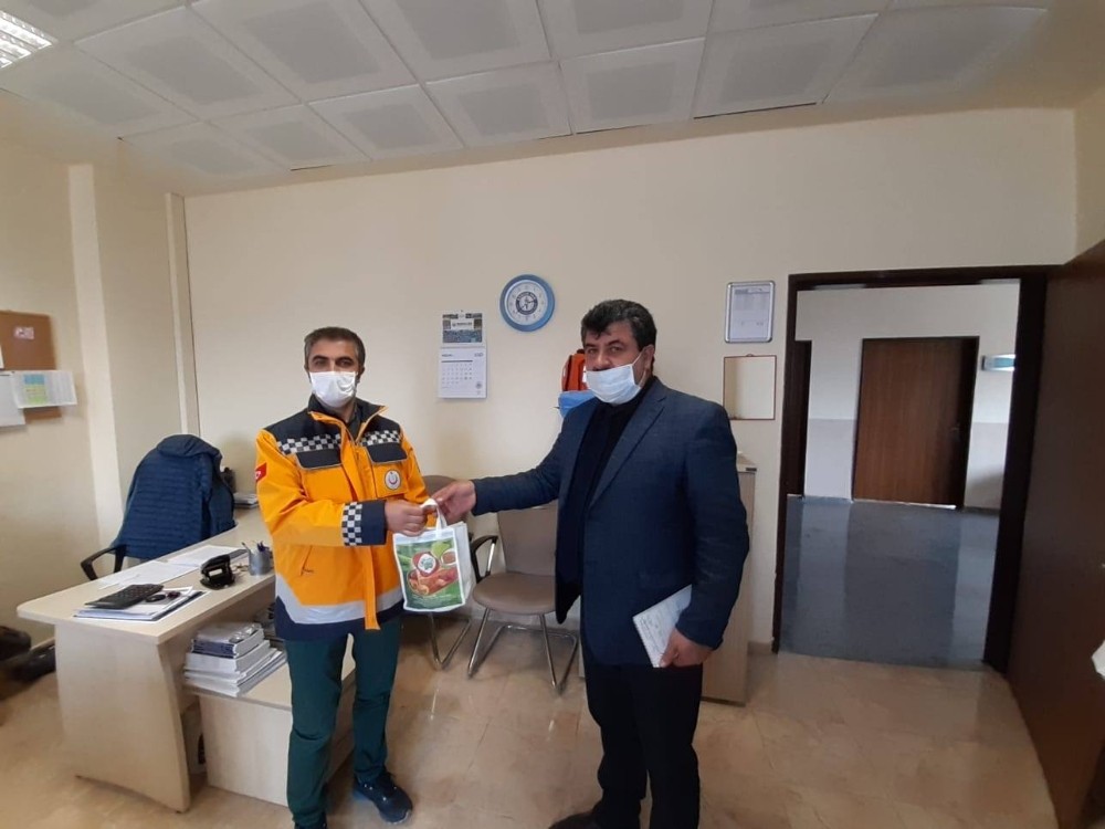 Sağlık çalışanlarına ‘Bal ve Kaşar ikramı’ 