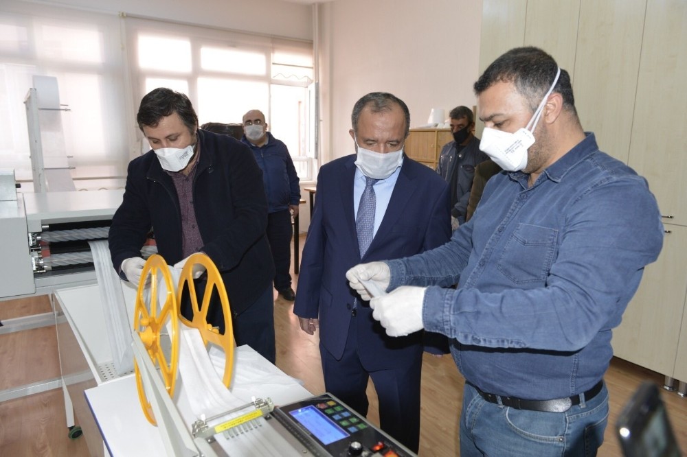 Sağlık çalışanlarına maske ve ara öğün verilmesine başlandı 
