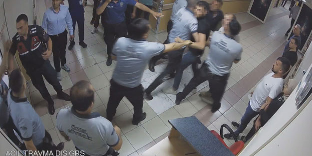 Sağlık çalışanlarına saldırdı