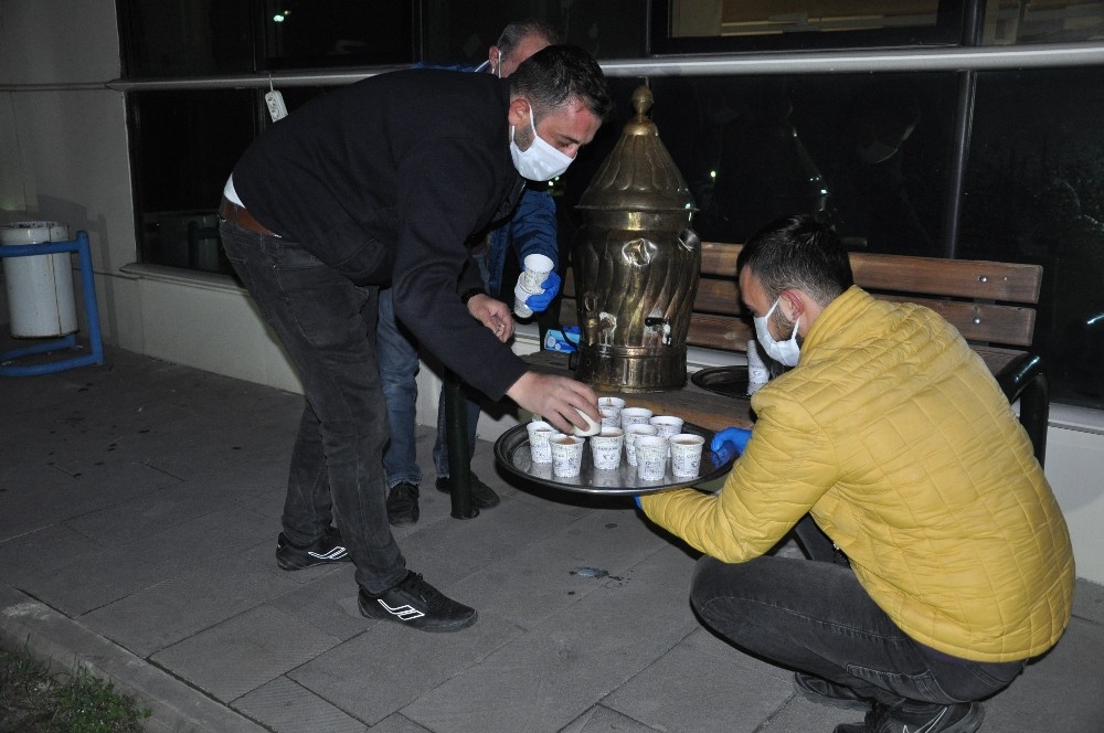 Sağlık çalışanlarına salep ikramı 