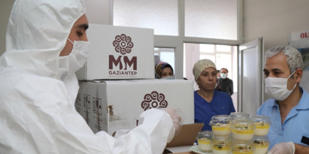 Sağlık çalışanlarına tatlı dopingi