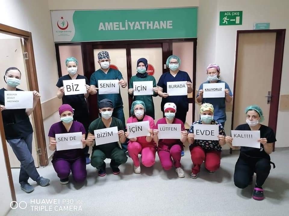 Sağlık çalışanlarından ‘Evde kal’ mesajı 