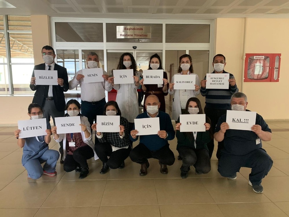 Sağlık çalışanlarından Korona virüsüne karşı ’evde kalın’ mesajı 