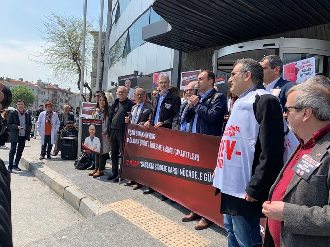 Sağlık çalışanlarının önemli dertlerinden biri şiddet!