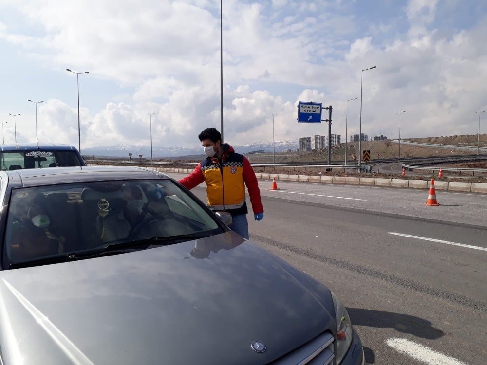 Sağlık Ekipleri ile Şehrin Giriş ve Çıkışları Kontrol Altında 