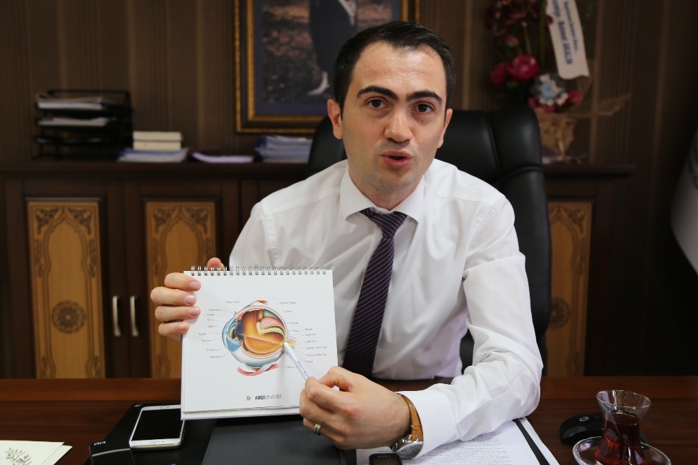 Sağlık Müdüründen başarılı katarakt ameliyatı 