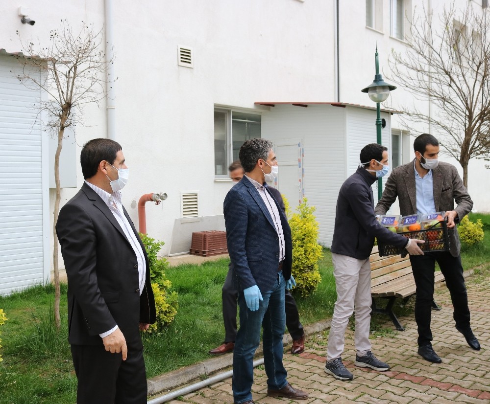 Sağlık-Sen Diyarbakır Şubesi sağlık çalışanlarını unutmadı 