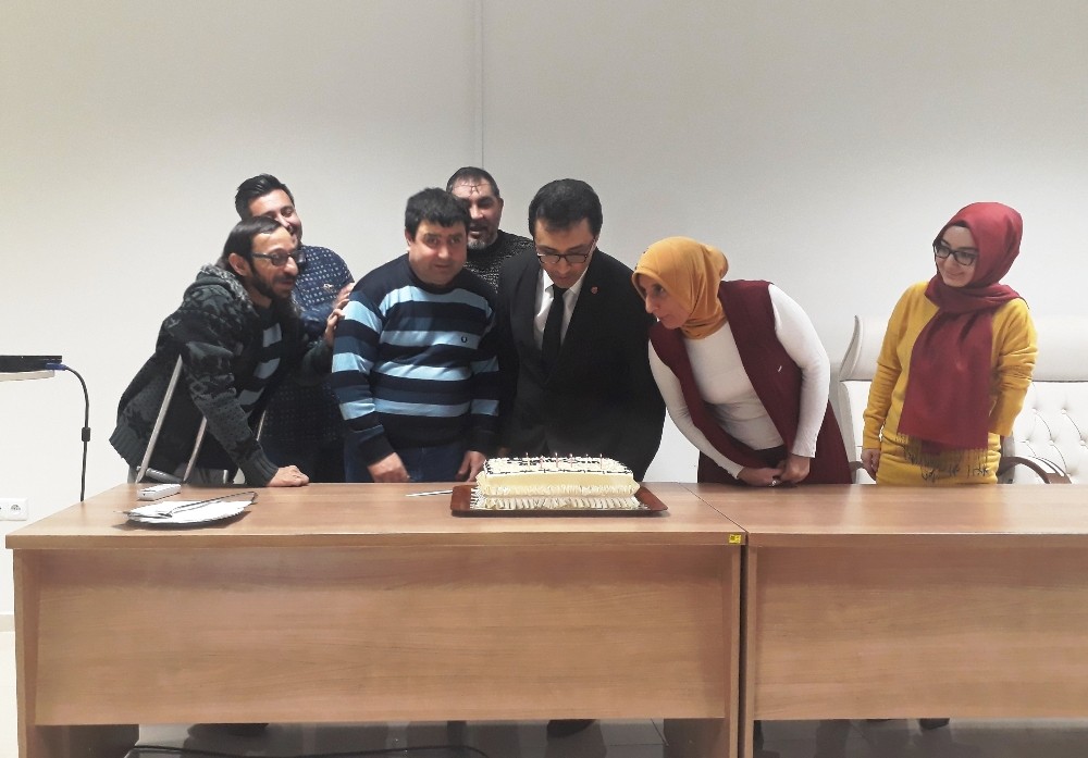 Sağlık-Sen görme engelli personeli unutmadı 