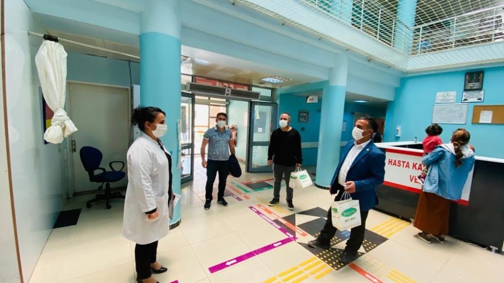 Sağlık-Sen Şırnak Şubesi sağlık çalışanları ile bir araya gelmeye devam ediyor 