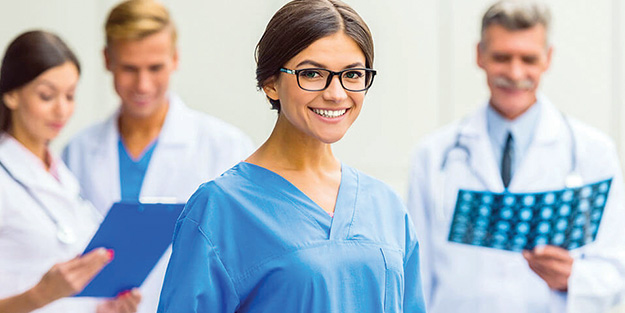 Sağlıkçı gülerse Türkiye güler