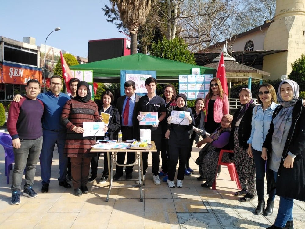 Sağlıkçı öğrenciler korona virüsten korunmanın yollarını anlattı 