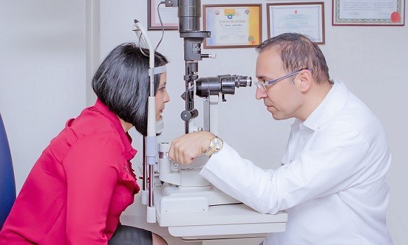 Sağlıklı gözlere sahip olmanın yolları 