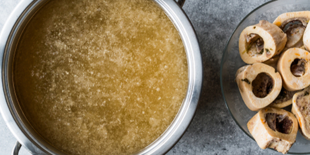 Sağlıklı, kemik suyu nasıl hazırlanır, yemeklerde nasıl kullanılır? Bozuk kemik suyu nasıl anlaşılır? Düdüklüde kemik suyu tarifi kokusuz