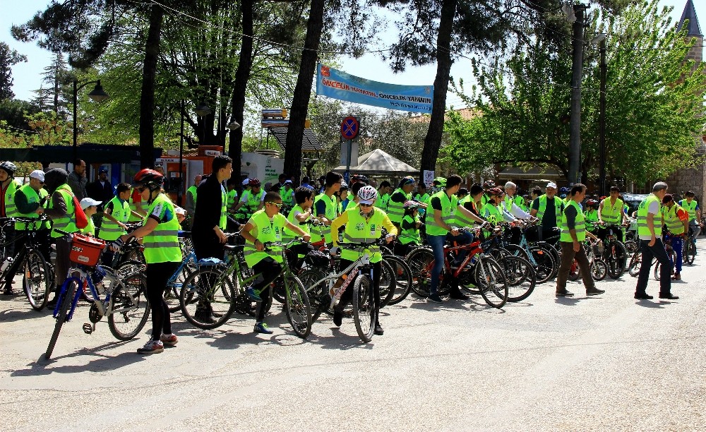 Sağlıklı yaşam için pedal çevirdiler 