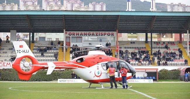 Sahada helikopter ambulans